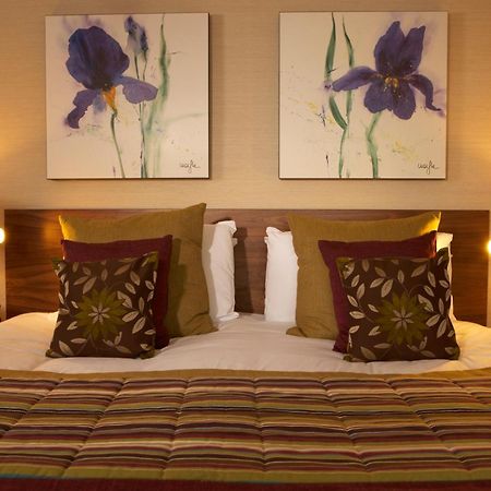 The Bull Hotel; Sure Hotel Collection By Best Western Peterborough Bagian luar foto