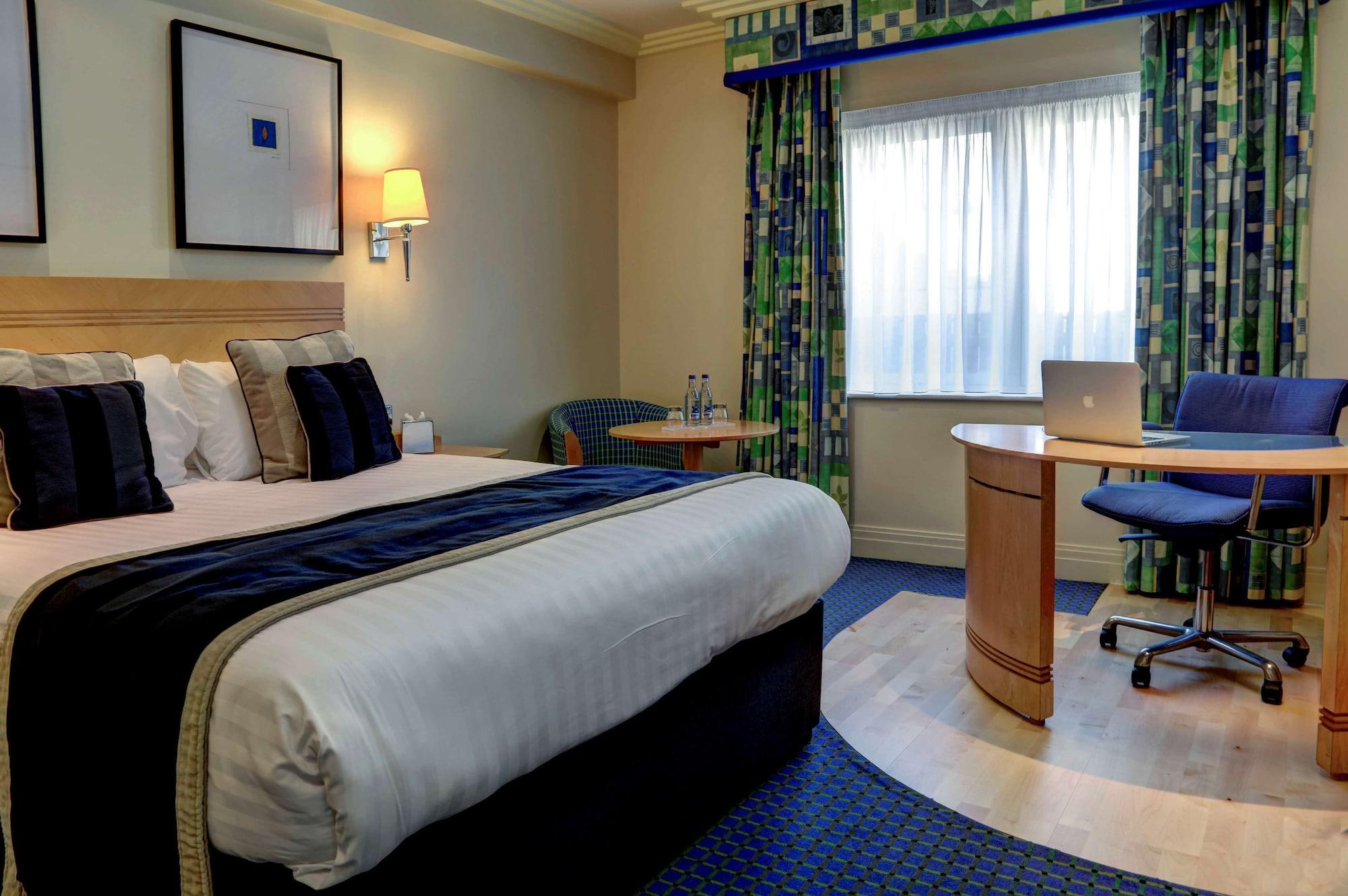 The Bull Hotel; Sure Hotel Collection By Best Western Peterborough Bagian luar foto
