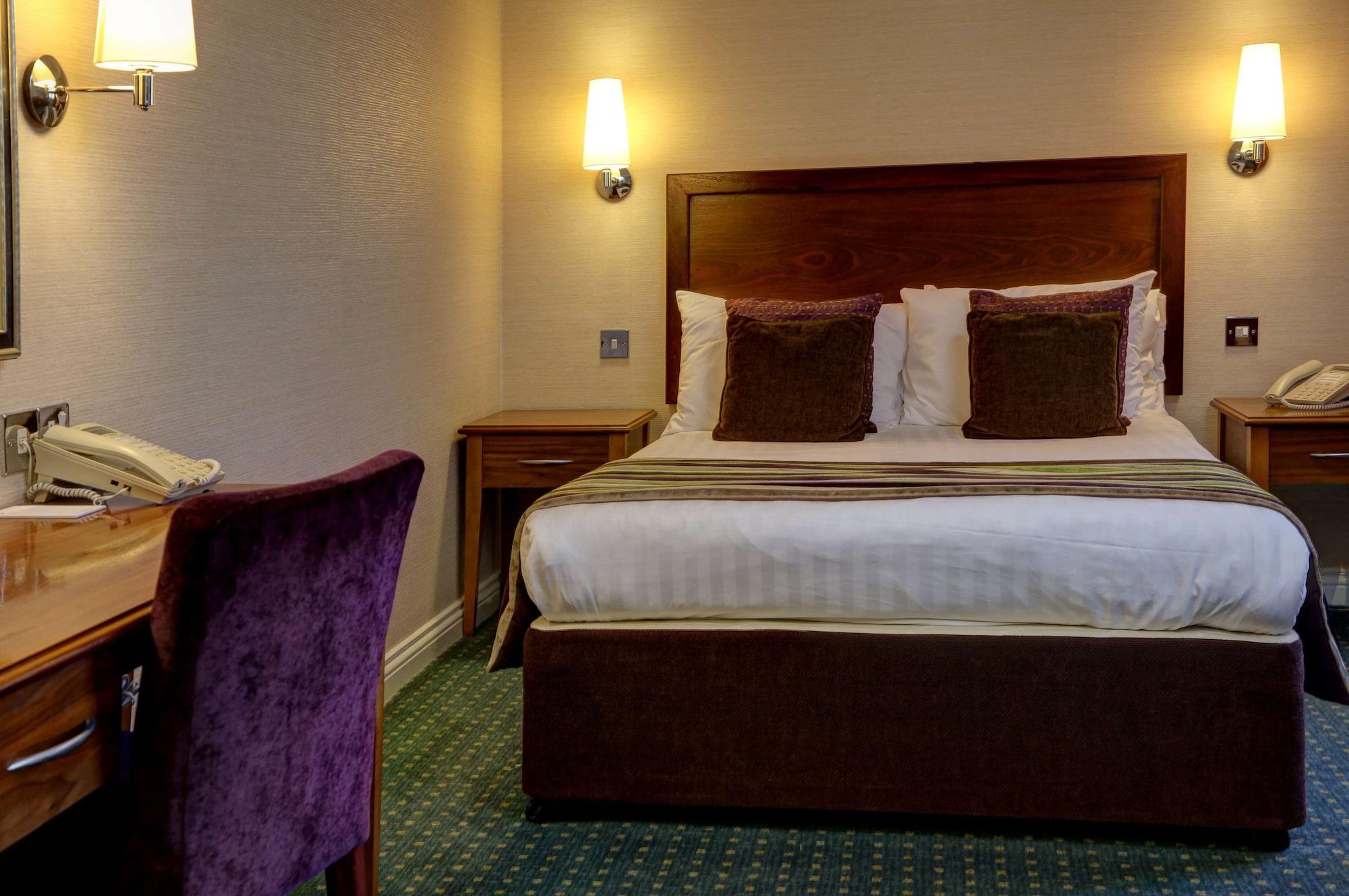 The Bull Hotel; Sure Hotel Collection By Best Western Peterborough Bagian luar foto