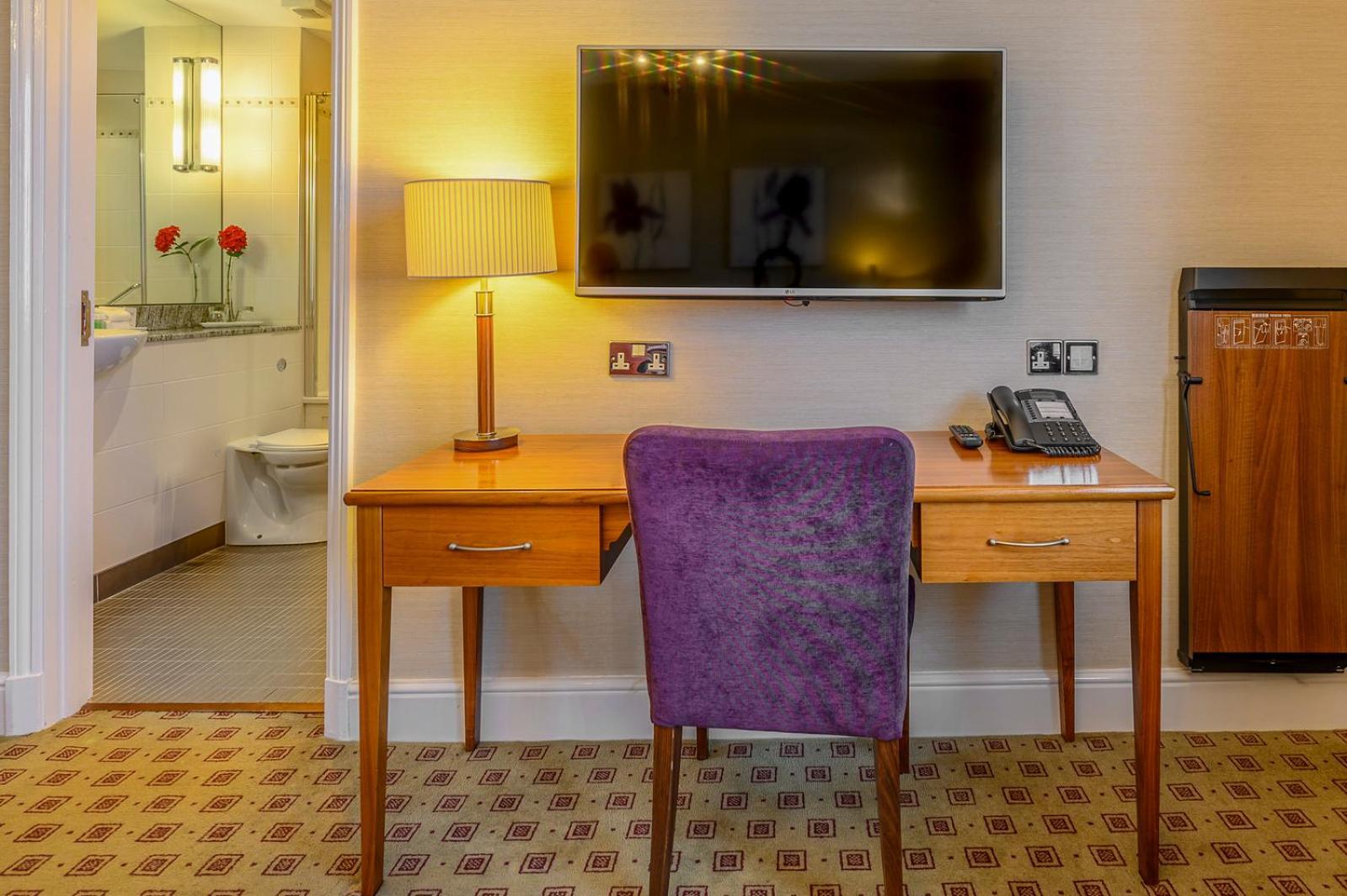 The Bull Hotel; Sure Hotel Collection By Best Western Peterborough Bagian luar foto