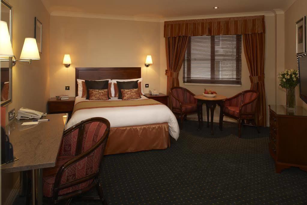 The Bull Hotel; Sure Hotel Collection By Best Western Peterborough Bagian luar foto